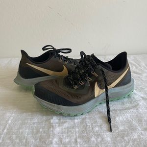 Nike | Zoom Hiking Sneakers size 7